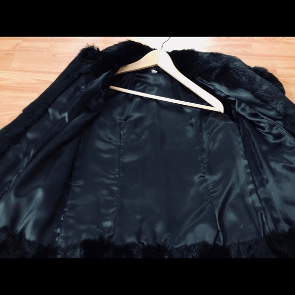 Luxurious Rare Scallop Rabbit Fur Coat - Picture 2 of 5